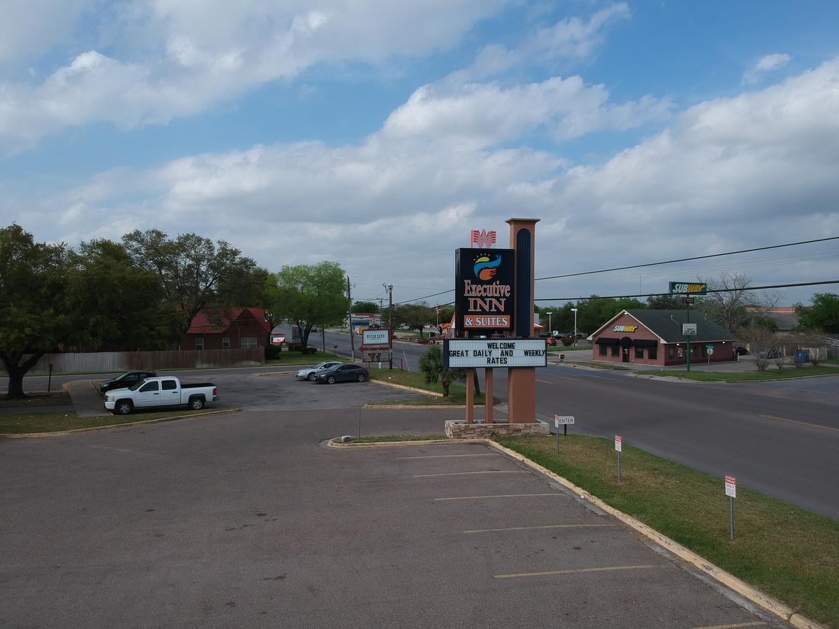 Executive Inn & Suites Beeville Εξωτερικό φωτογραφία